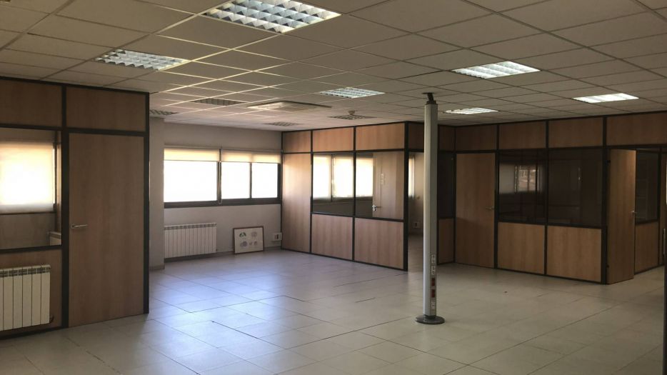 FINCAS LLOBREGAT GESTIONA COMPRAVENTA NAVE INDUSTRIAL  EN EL PAPIOL.