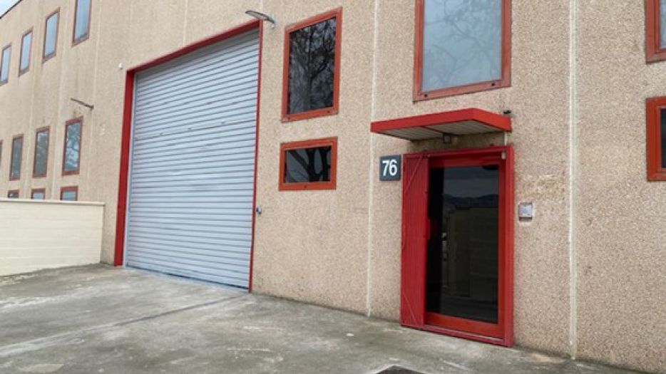 FINCAS LLOBREGAT GESTIONA ARRENDAMIENTO NAVE INDUSTRIAL EN SANT FELIU DE LLOBREGAT