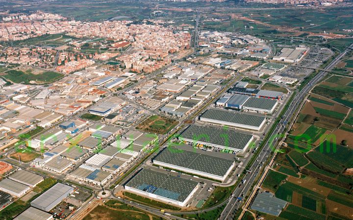 FINCAS LLOBREGAT GESTIONA VENTA NAVE INDUSTRIAL EN RENTABILIDAD EN SANT BOI DE LLOBREGAT
