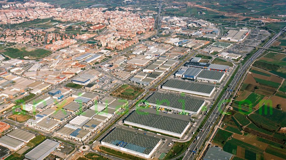 FINCAS LLOBREGAT GESTIONA VENTA NAVE INDUSTRIAL EN RENTABILIDAD EN SANT BOI DE LLOBREGAT