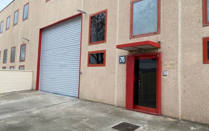 FINCAS LLOBREGAT GESTIONA ARRENDAMIENTO NAVE INDUSTRIAL EN SANT FELIU DE LLOBREGAT