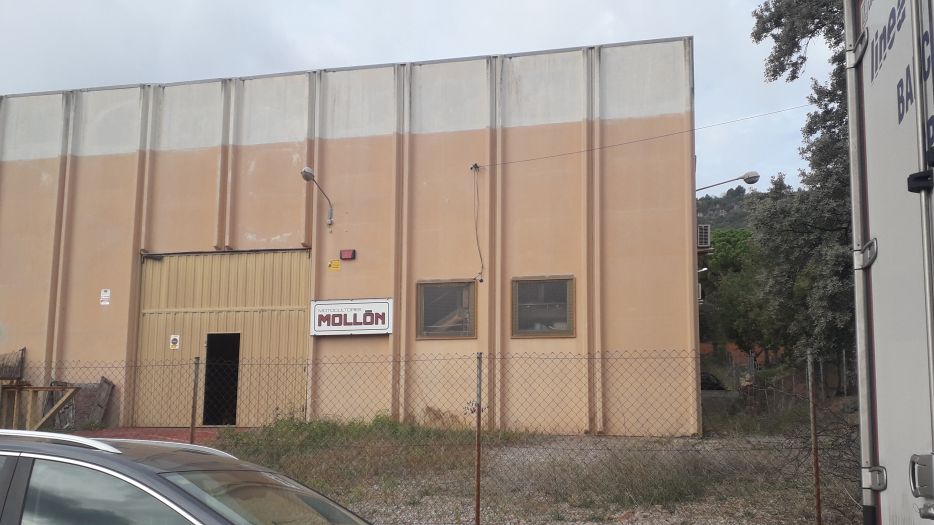 FINCAS LLOBREGAT GESTIONA COMPRAVENTA NAVE INDUSTRIAL  EN CERVELLO.